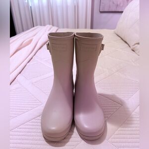Hunter Short Rain Boots in Pale Pink